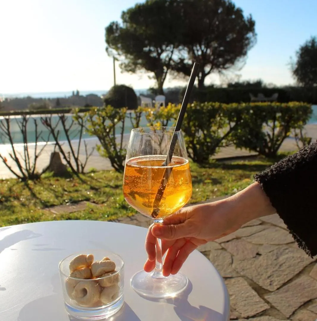 Moniga Resort Moniga del Garda Apartahotel